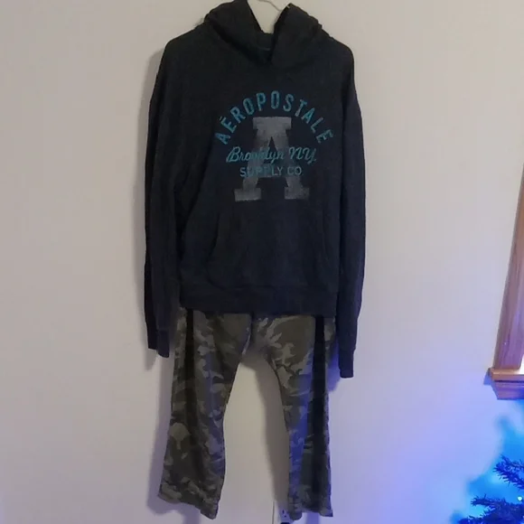 Aeropostale Hoodie and Camouflage Pants Set - Picture 2 of 4
